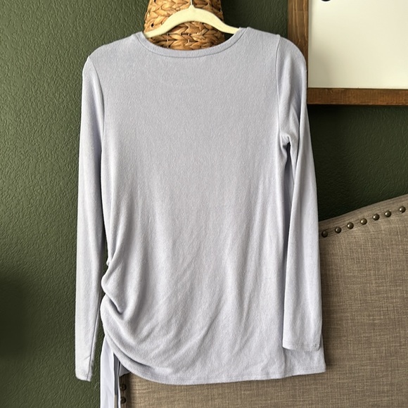 Purple loft sweater size small - Picture 4 of 4